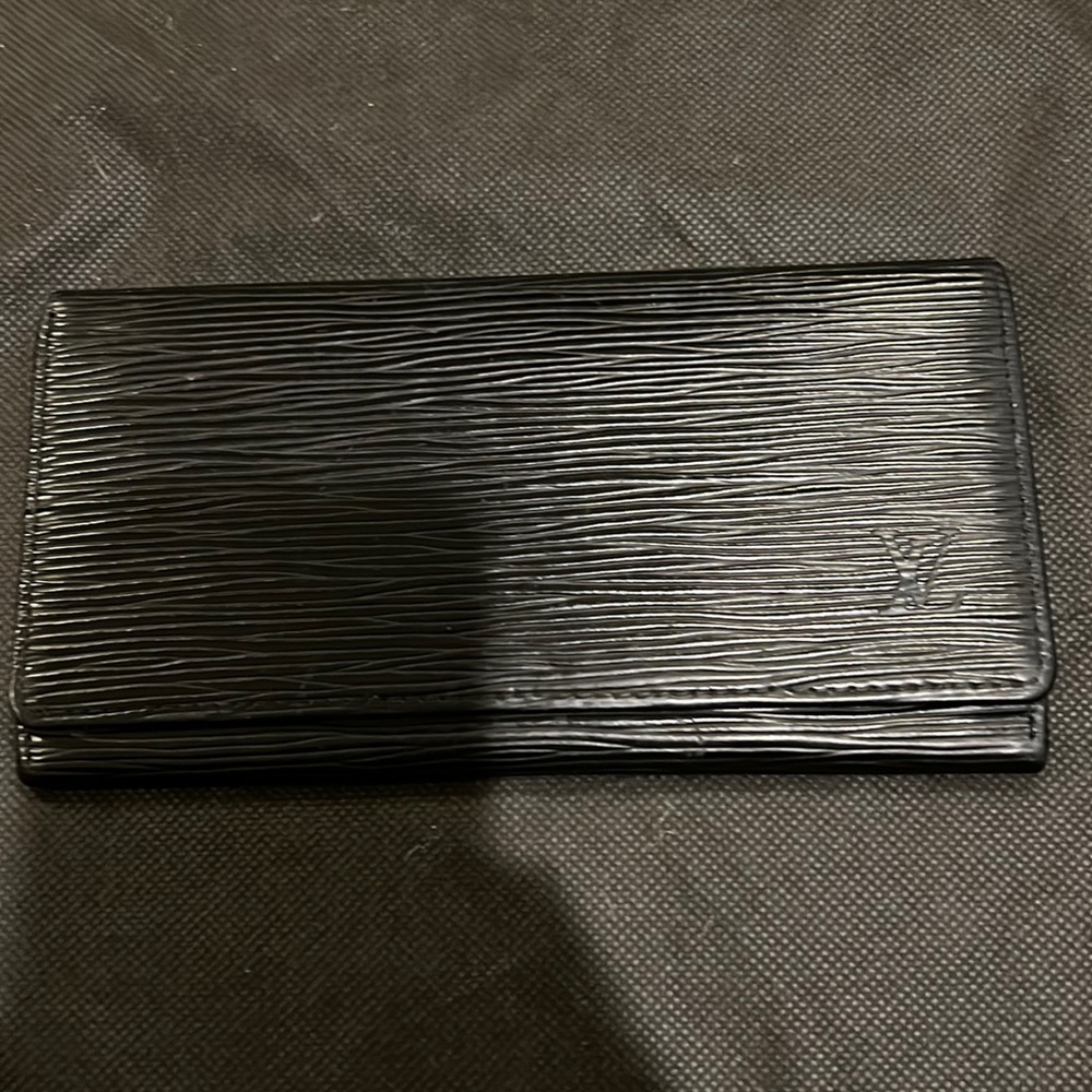 Louis Vuitton Epi wallet